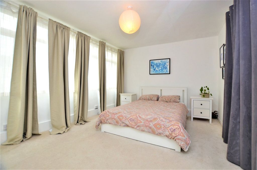 Property photo 3 of 13 Bedroom