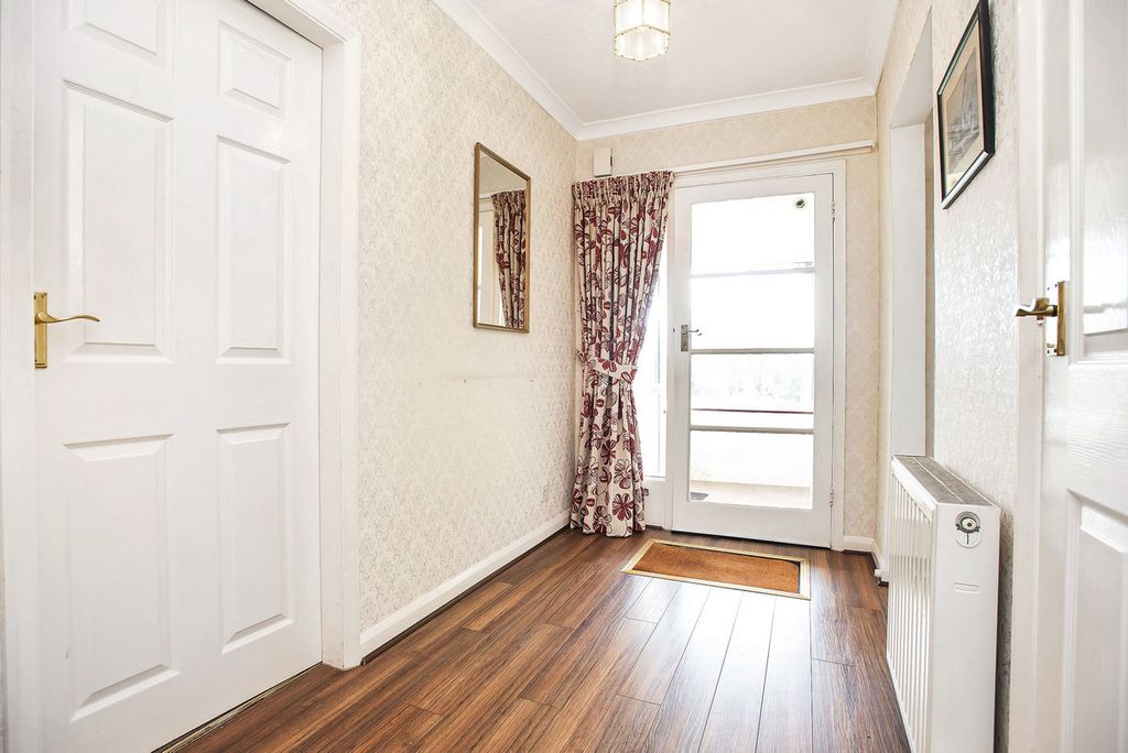 Property photo 3 of 31