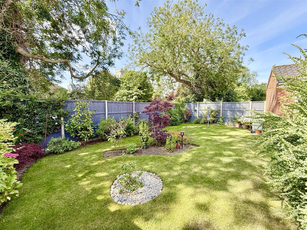 Property photo 2 of 29 Garden