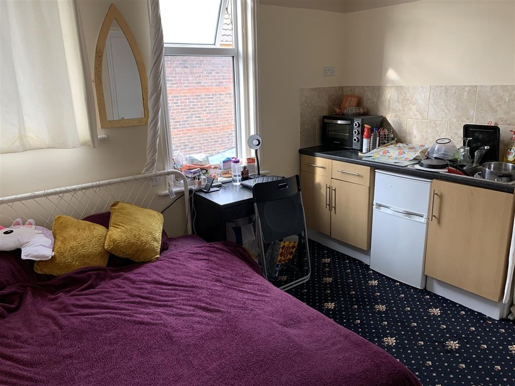 Property photo 2 of 3