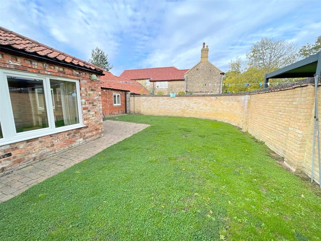 Property photo 3 of 8 Picture No. 06