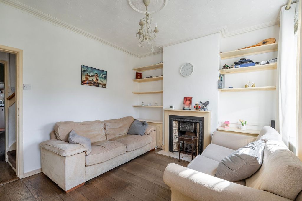 Property photo 3 of 18