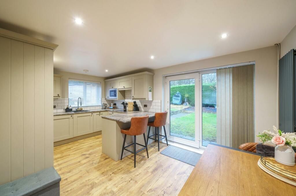 Property photo 2 of 21 Kitchen