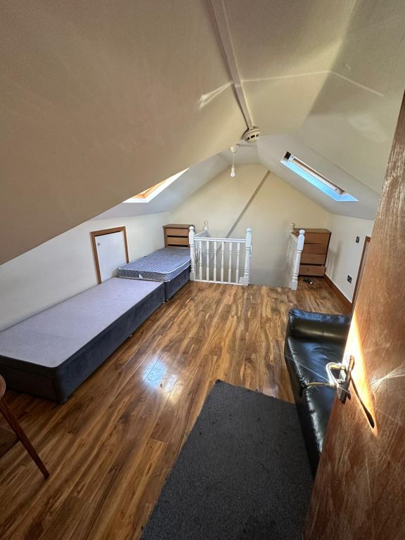 Property photo 3 of 11 Gallery