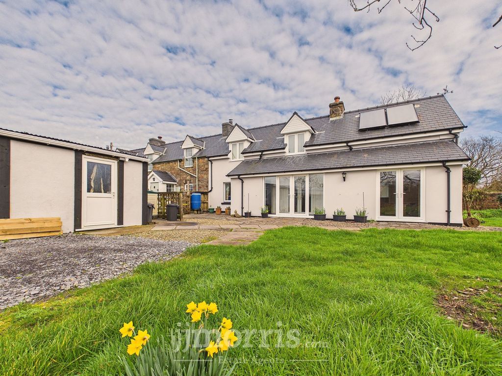 Property photo 2 of 32