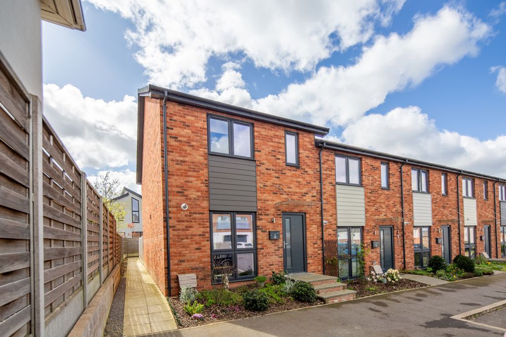 Property photo 1 of 20 Front