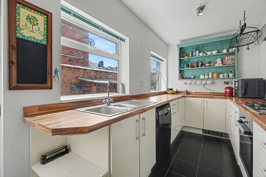 Property photo 3 of 17