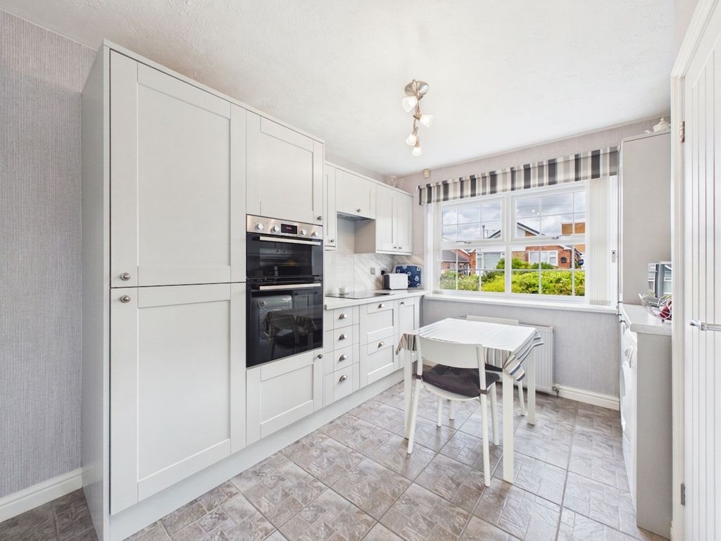 Property photo 3 of 20 Breakfast Kitchen