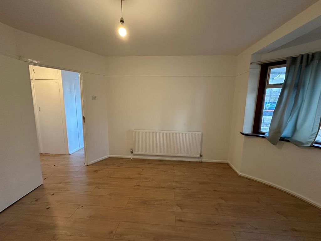 Property photo 3 of 17 Gallery