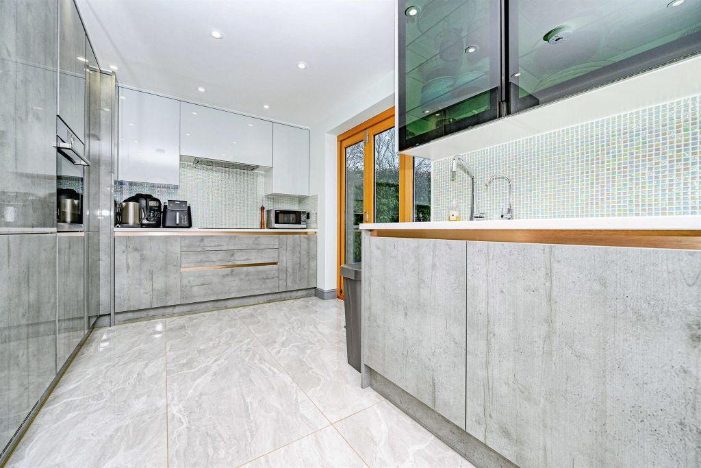 Property photo 3 of 23