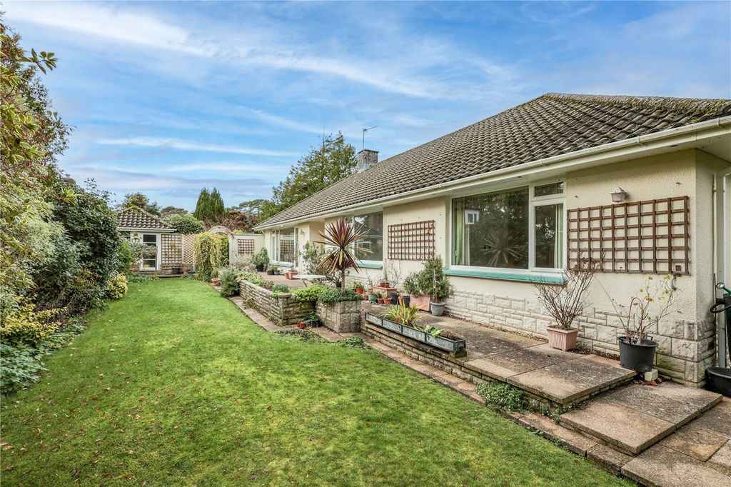 Property photo 1 of 27 Picture No. 23