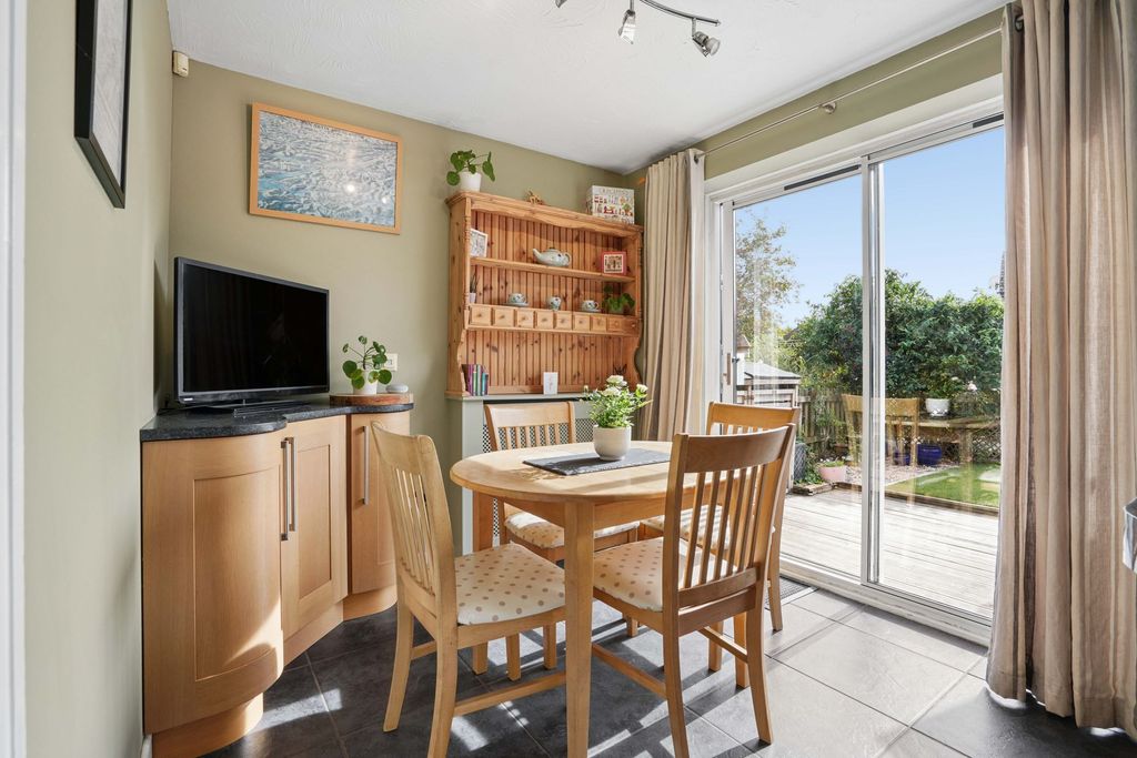 Property photo 2 of 37