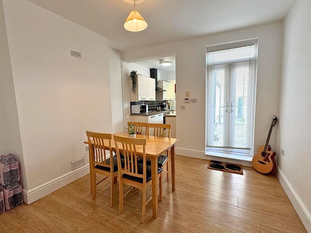 Property photo 2 of 9 Dining Room
