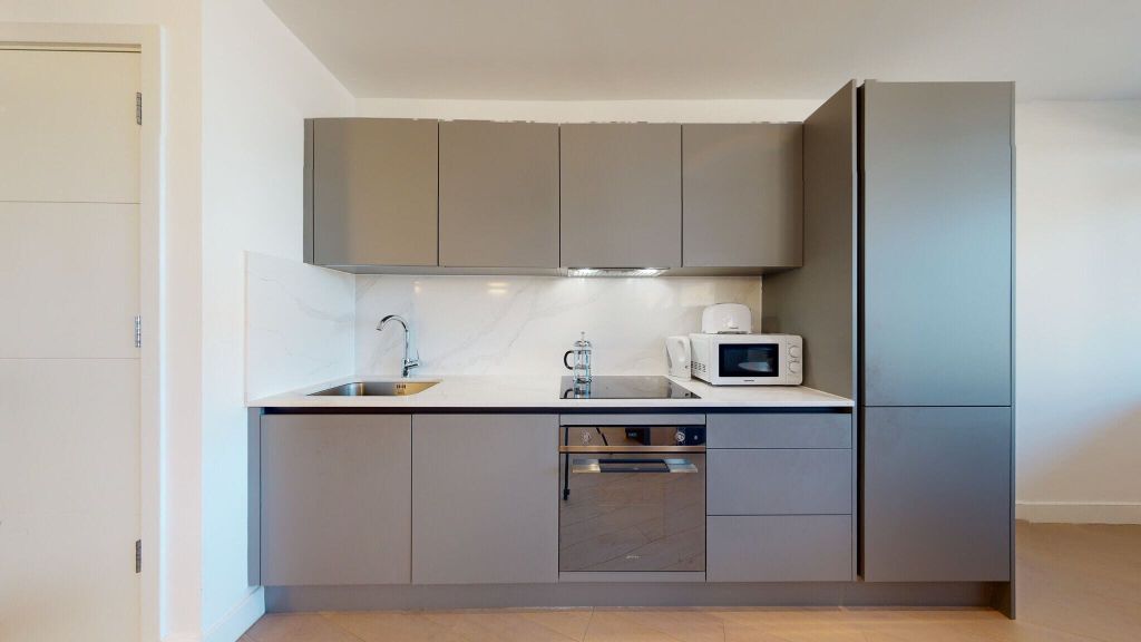 Property photo 2 of 11 Kitchen