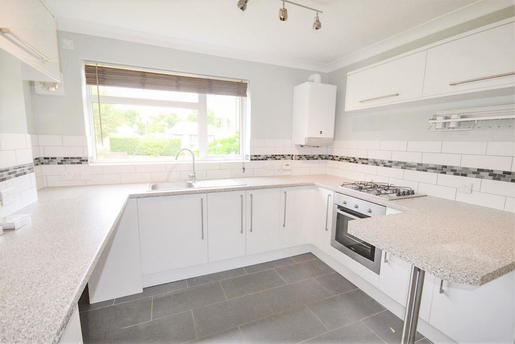 Property photo 3 of 14