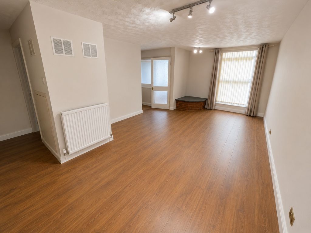 Property photo 2 of 8 5229212