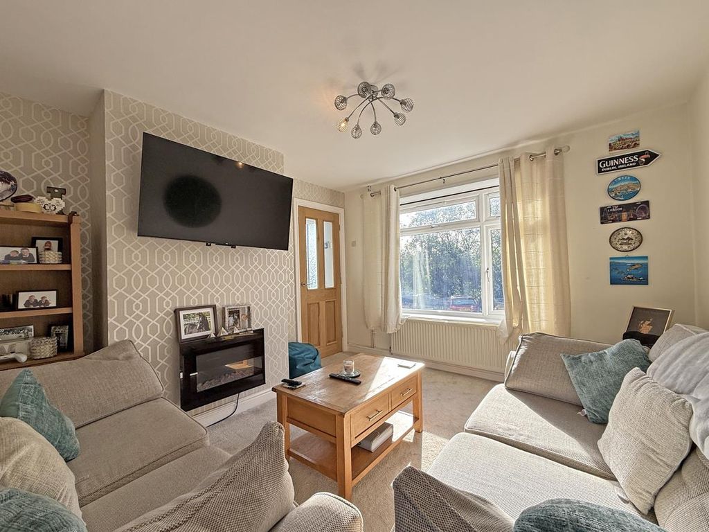 Property photo 2 of 16 Coverdale Place 6 - Living Room.Jpg