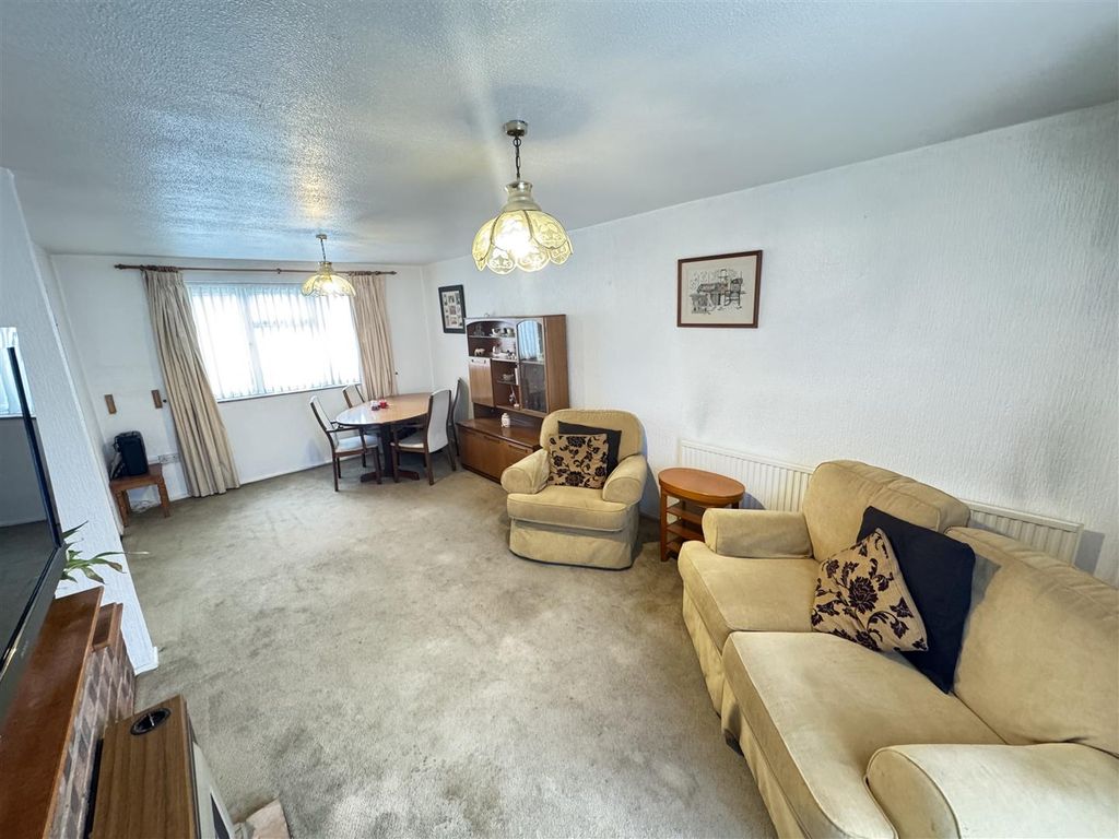 Property photo 3 of 21