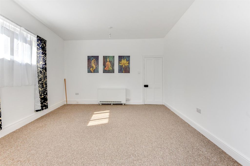 Property photo 3 of 10 1Bbrunswick-6.Jpg