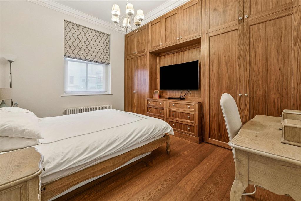 Property photo 3 of 7