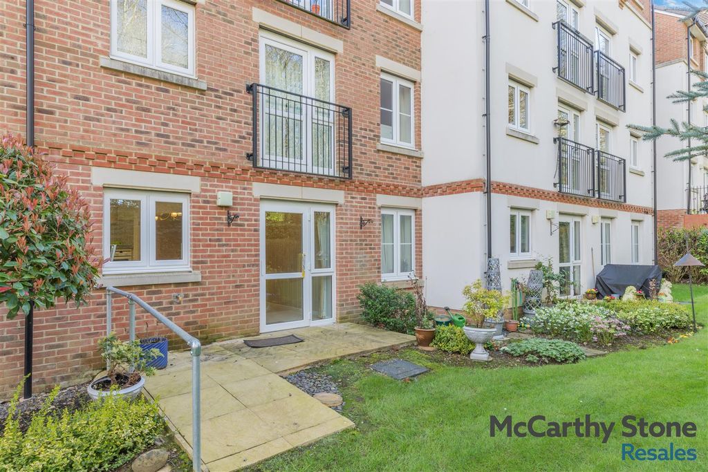 Property photo 1 of 20 8681835-Exterior06.Jpg