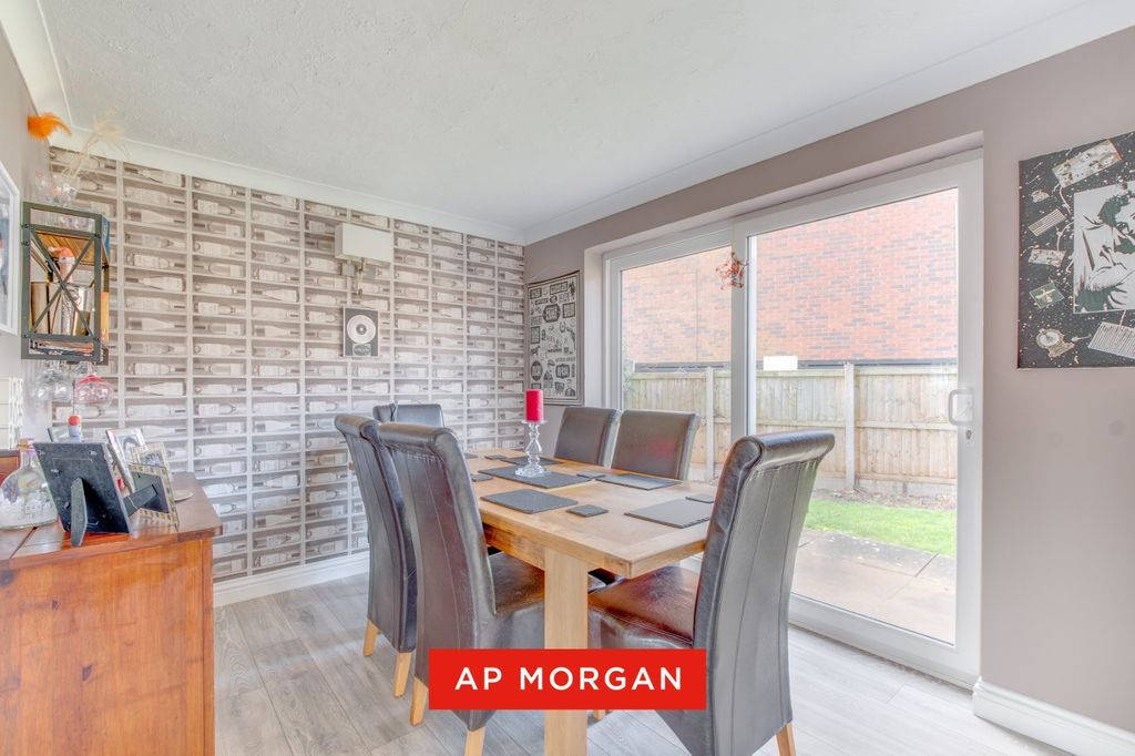 Property photo 3 of 19 Picture No. 05