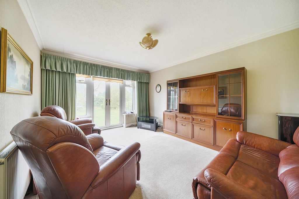 Property photo 2 of 18 1304599-14-683F60...