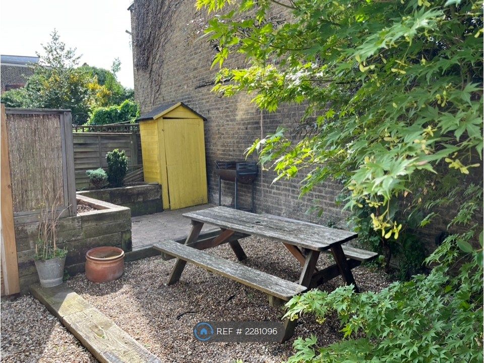 Property photo 1 of 7 Garden