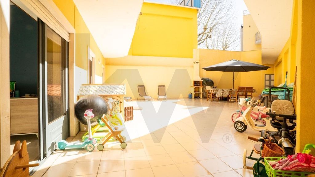 Property photo 1 of 27 Apartment T3 Mafra - Where The Village Meets The Sea: Your New Story In Mafra