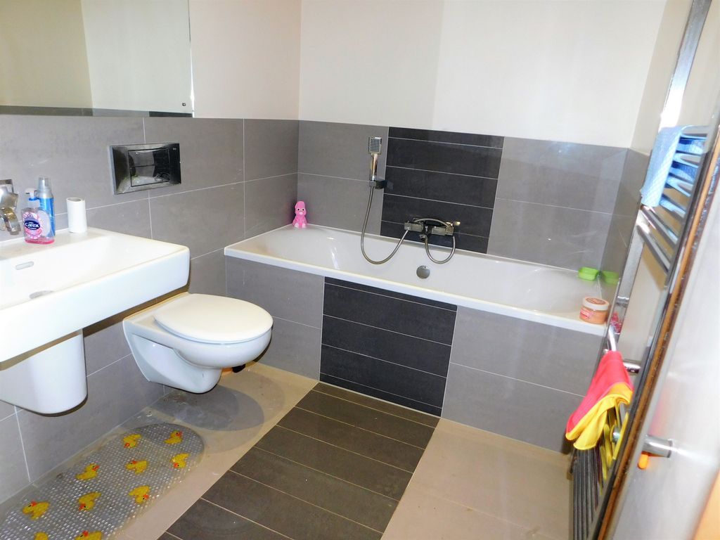 Property photo 3 of 9