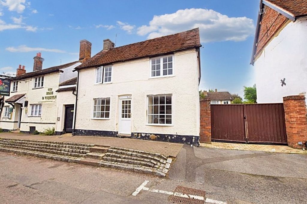 Property photo 2 of 10 Front