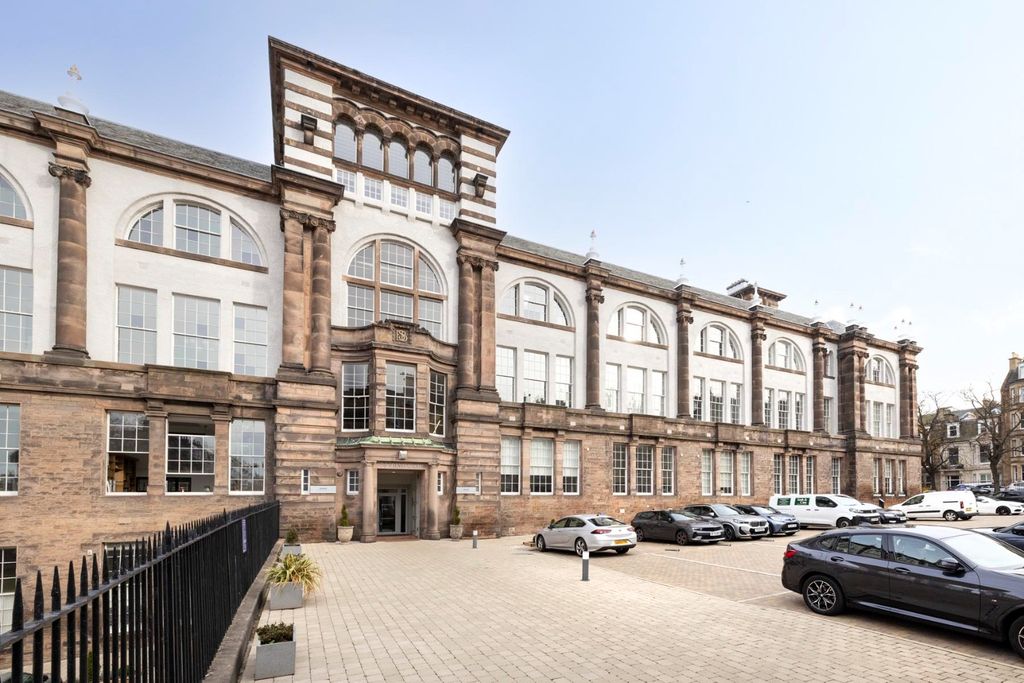 Property photo 3 of 51