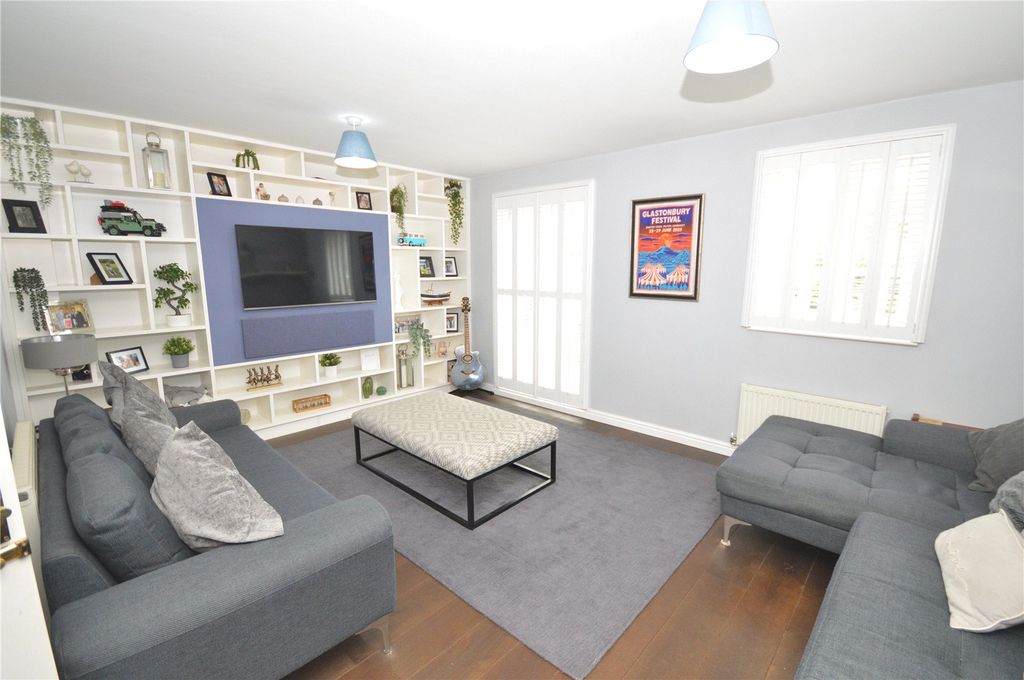 Property photo 2 of 22 Picture No. 07