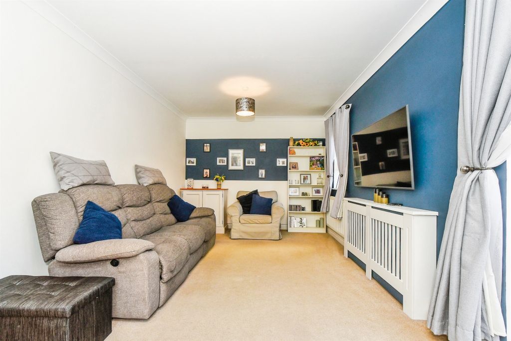 Property photo 2 of 14