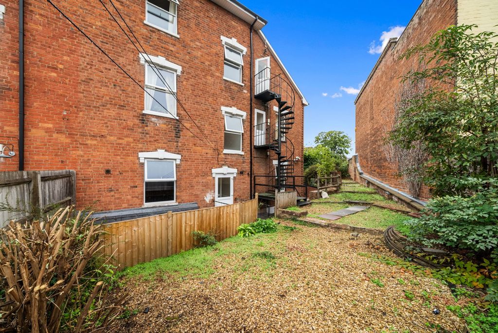 Property photo 2 of 23