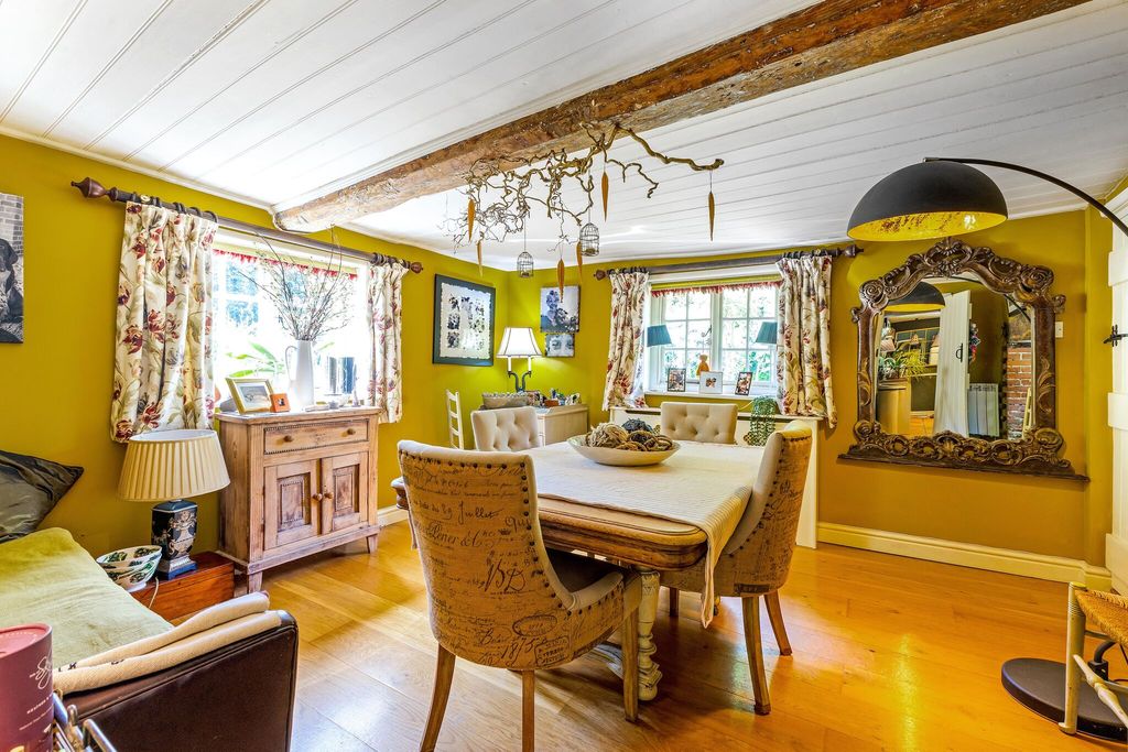 Property photo 2 of 37