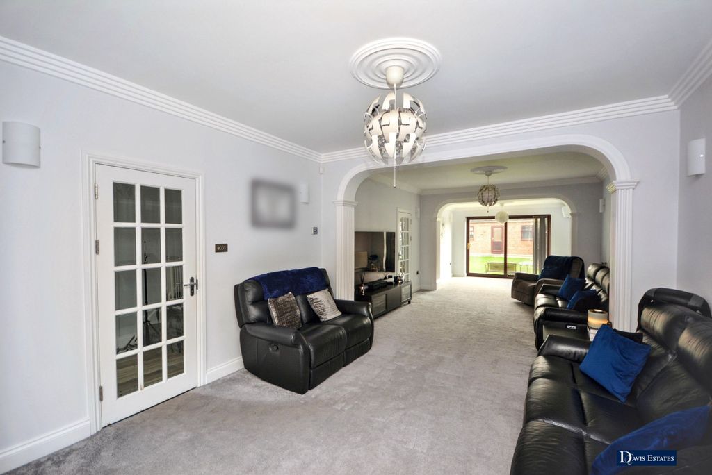 Property photo 2 of 22