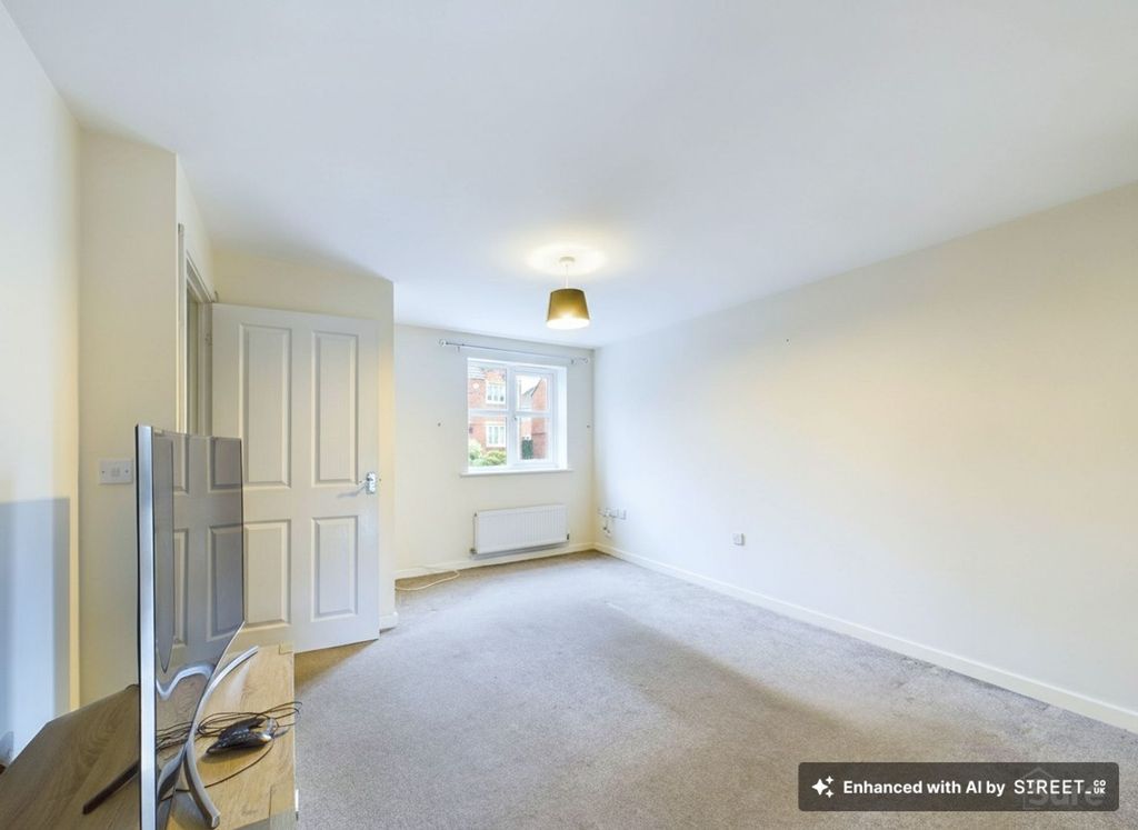 Property photo 3 of 11 Lounge 2