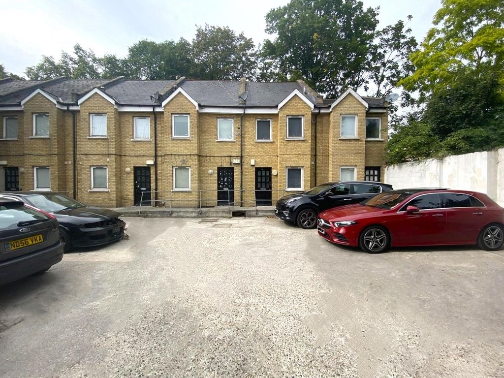 Property photo 1 of 15 External