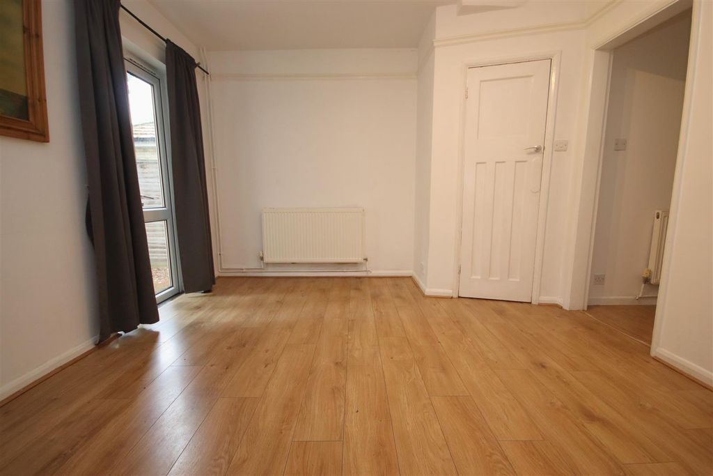 Property photo 3 of 12 Img_8954.Jpg
