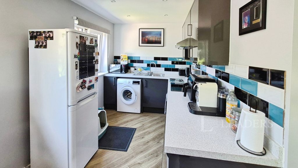 Property photo 3 of 8 Pbox-Img.Jpg