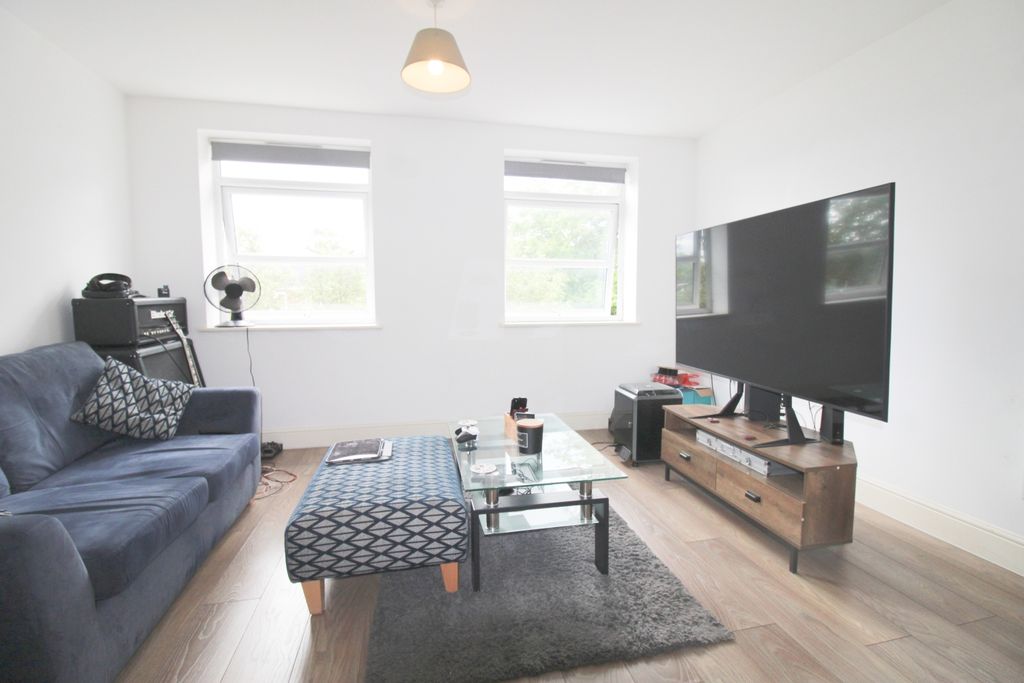 Property photo 3 of 6 Img_2837