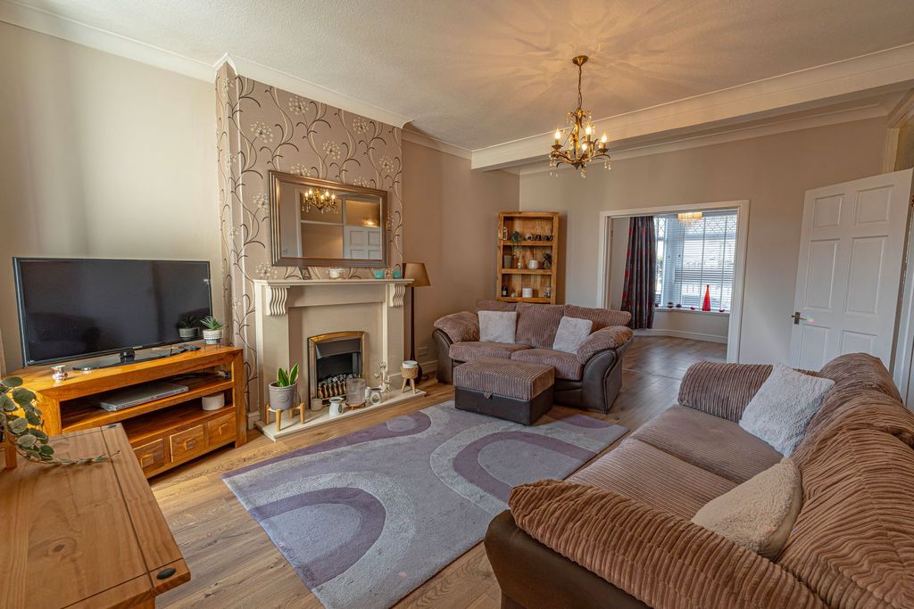 Property photo 3 of 34