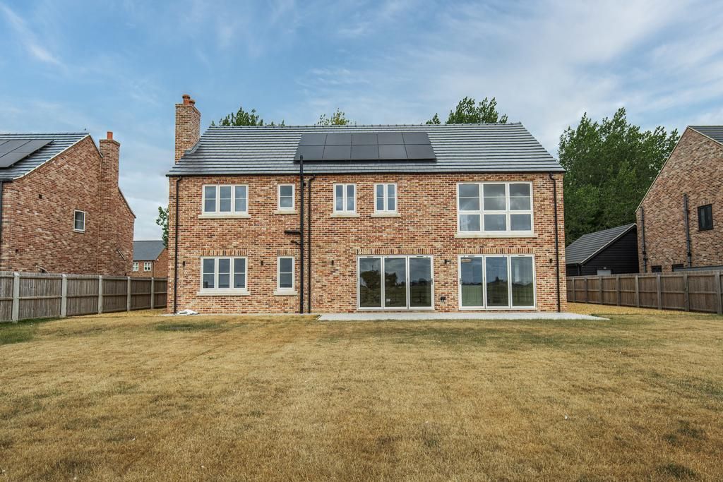 Property photo 2 of 35