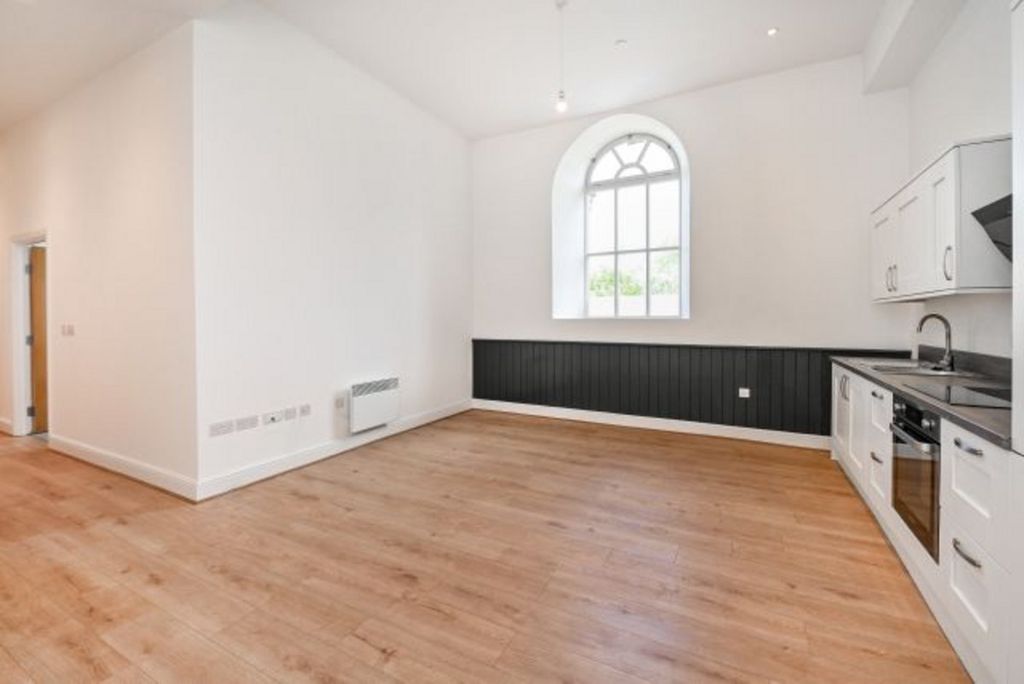 Property photo 3 of 9