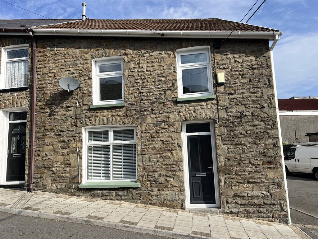 Property photo 1 of 17 Picture No. 02