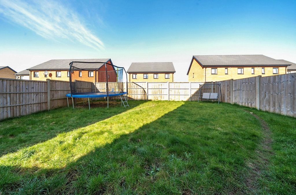 Property photo 3 of 20 Picture No. 09