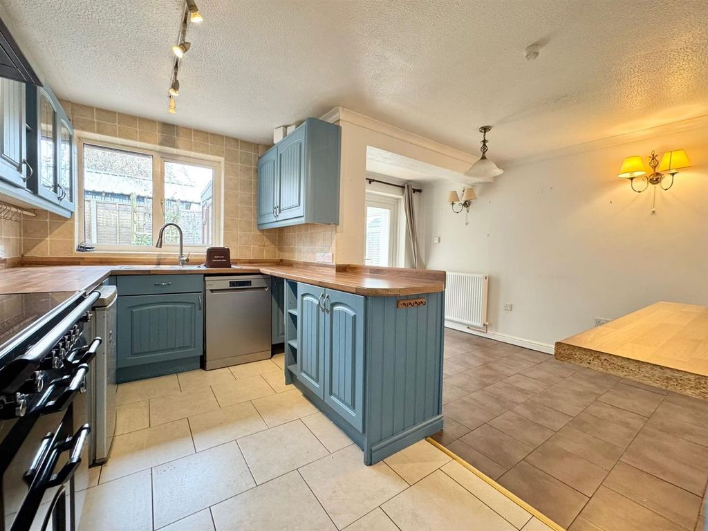 Property photo 3 of 19 Kitchen/Diner