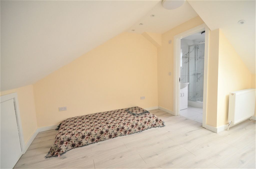 Property photo 3 of 11 Gallery