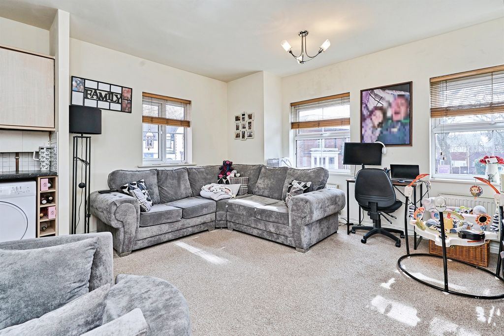 Property photo 3 of 14